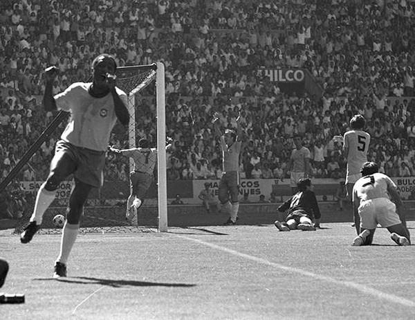 Brasil 3 x 2 Romenia Copa do Mundo Mexico 1970 Jogo Completo on Vimeo